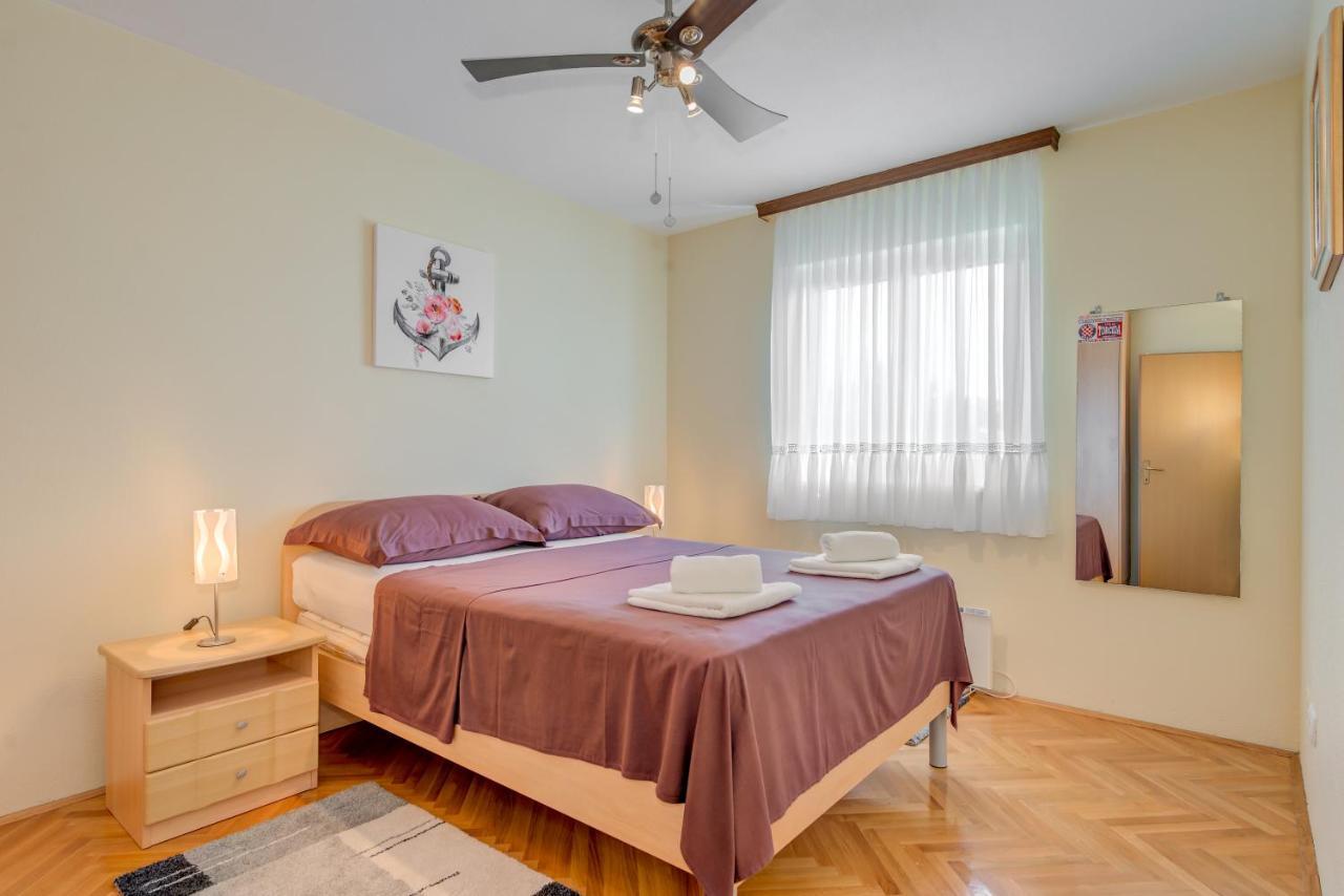 Villa Lille Trogir Buitenkant foto