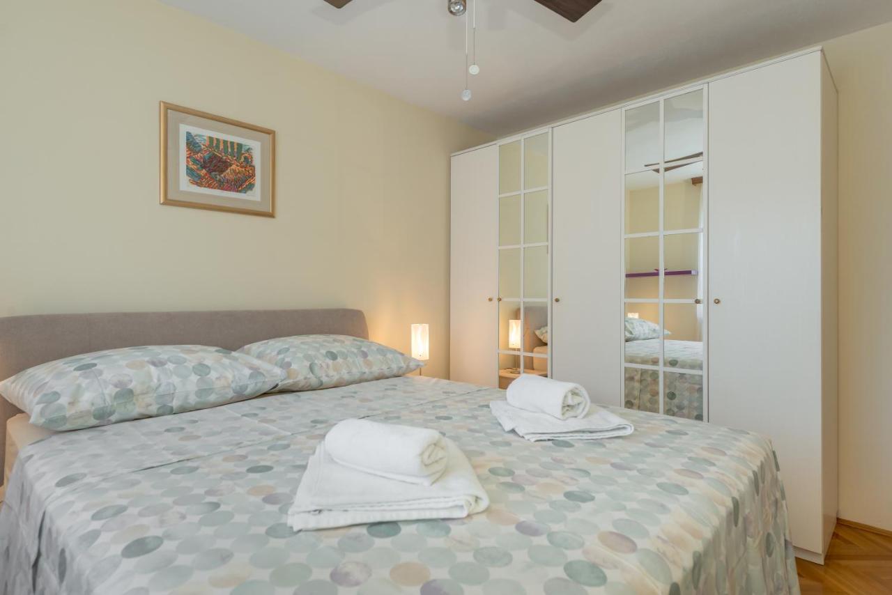 Villa Lille Trogir Buitenkant foto