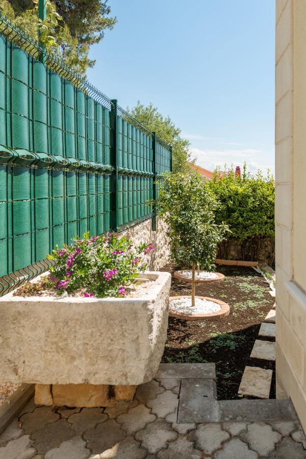 Villa Lille Trogir Buitenkant foto