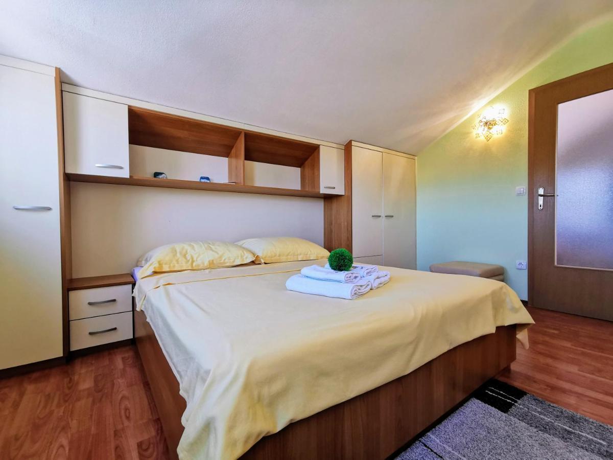 Villa Lille Trogir Buitenkant foto